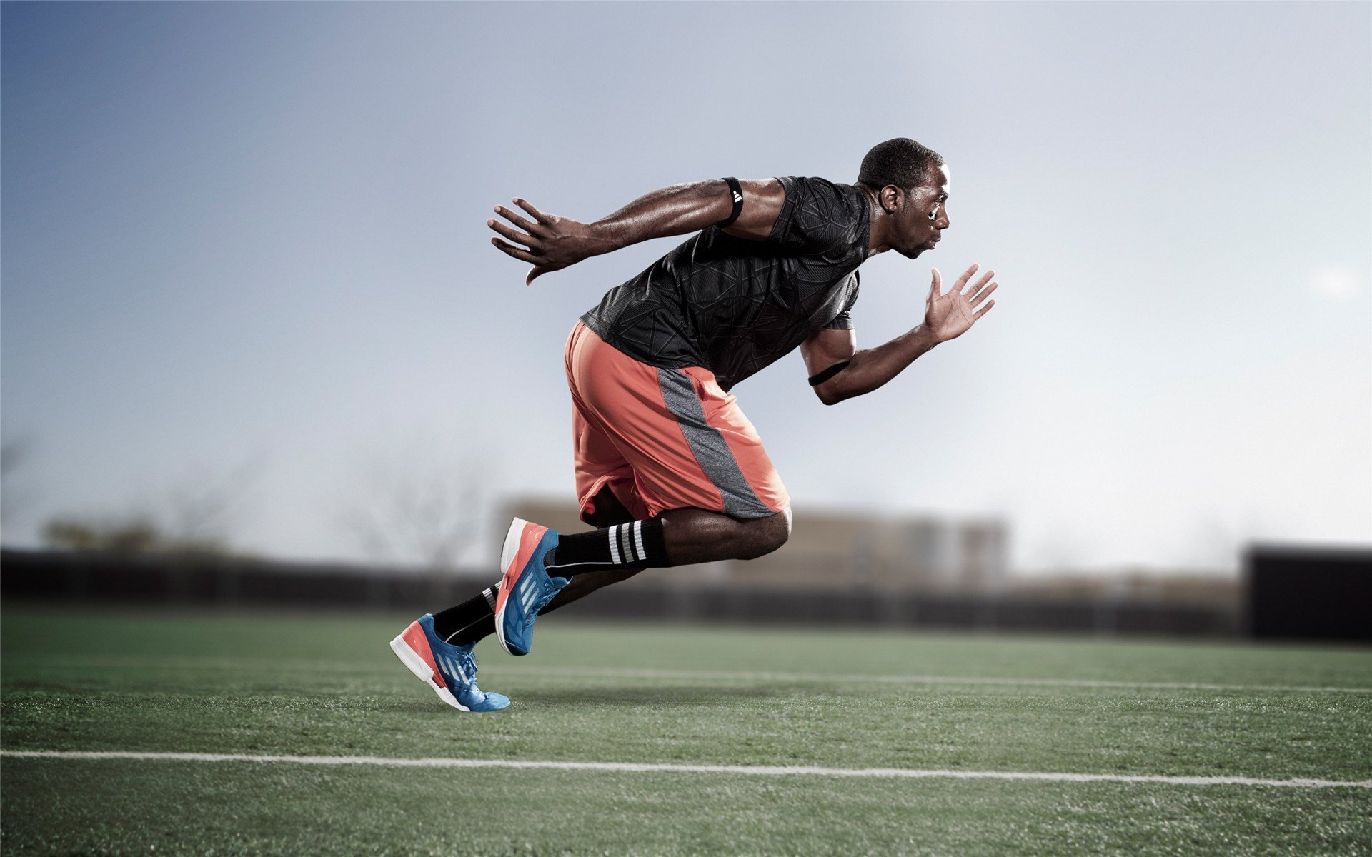 开云体育官网下载-渡边一平蛙泳动作协调速度惊人