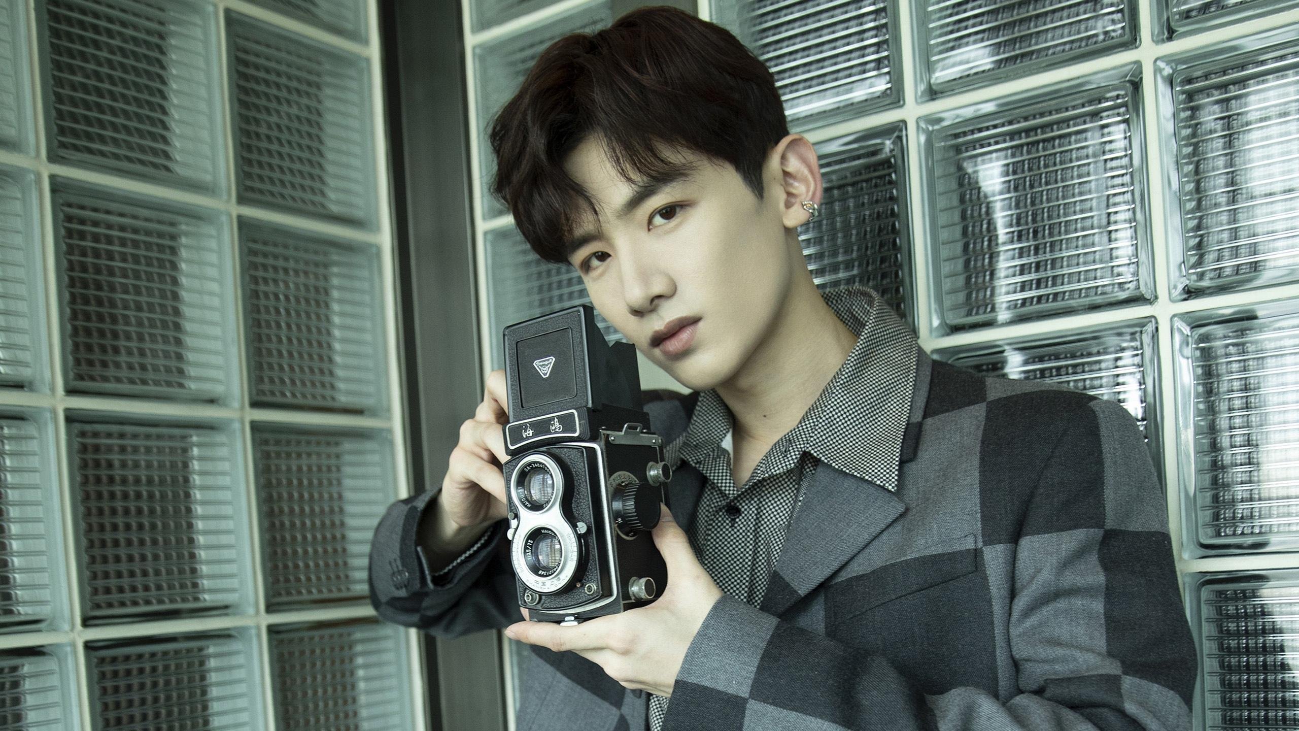 特斯·冯·迪克：在比赛中不断调度全场进攻，帮助南非队稳住优势